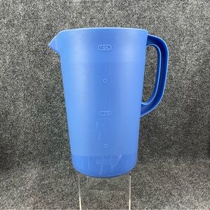 Rubbermaid 1 Gallon/ 3.8L Pitcher #1A21 and Lid #1A22 Blue W/Blue Slotted Lid